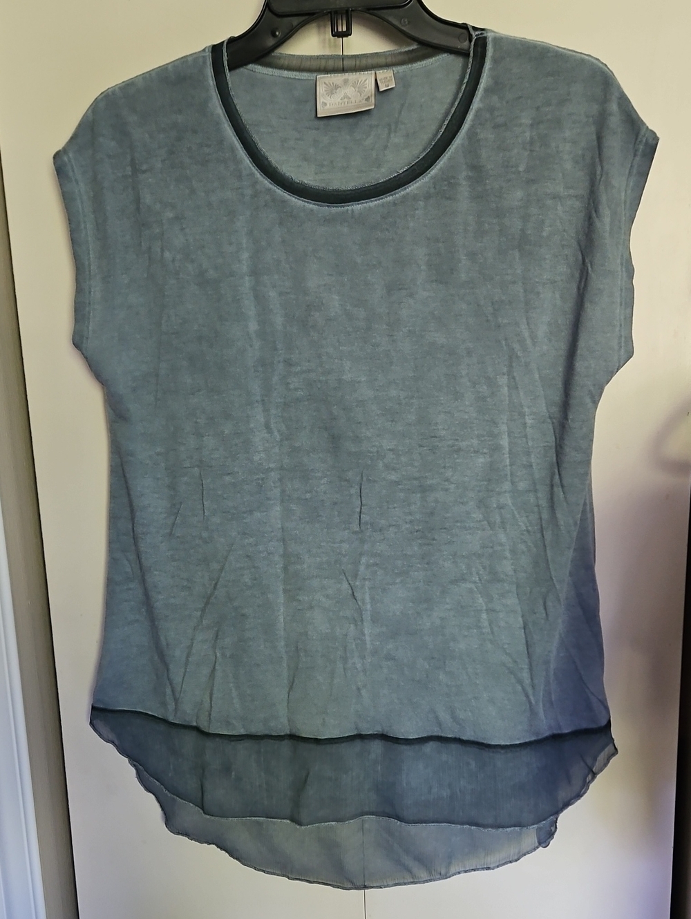 Dantelle Washed Blue Layered Short-Sleeve Top Sz Med. Ptp 20/21
